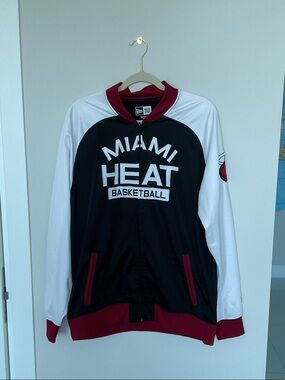 Miami Heat team jacket zippered XL good condition